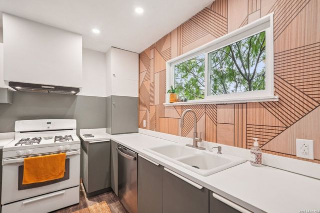 12702 Middle Lane, San Antonio, TX 78217