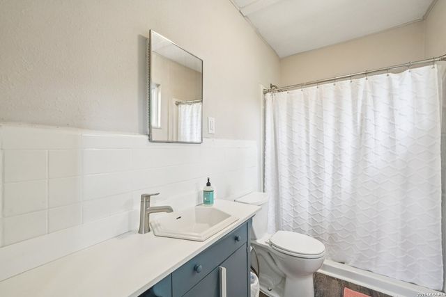 12702 Middle Lane, San Antonio, TX 78217