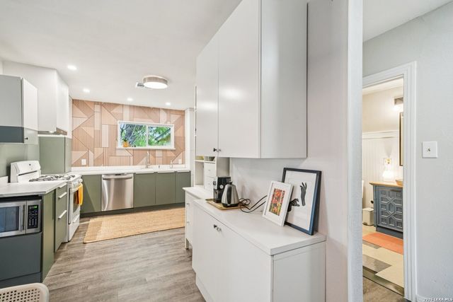 12702 Middle Lane, San Antonio, TX 78217