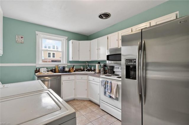 318 24th St Apt 2, Virginia Beach, VA 23451