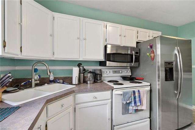 318 24th St Apt 2, Virginia Beach, VA 23451