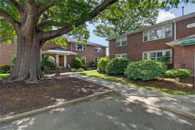 318 24th St Apt 2, Virginia Beach, VA 23451