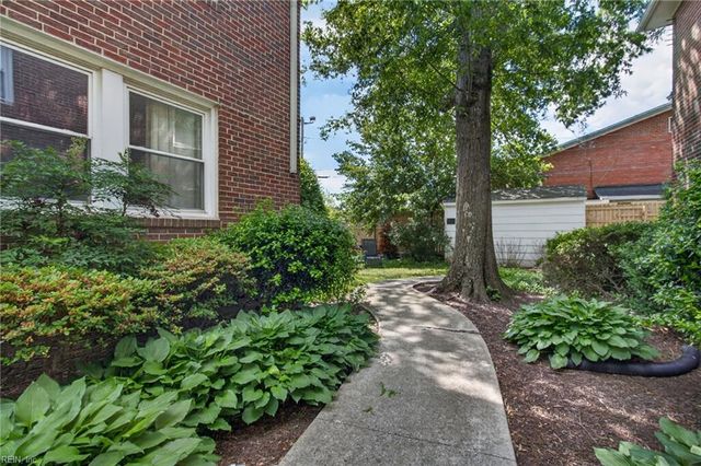 318 24th St Apt 2, Virginia Beach, VA 23451