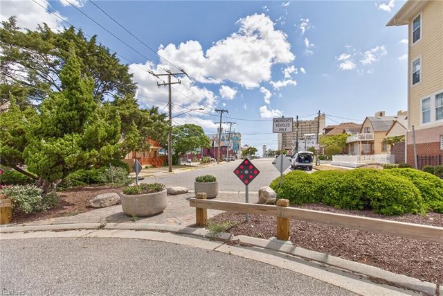 318 24th St Apt 2, Virginia Beach, VA 23451