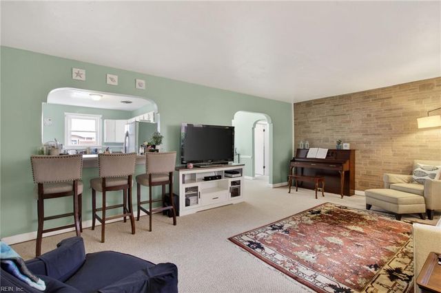 318 24th St Apt 2, Virginia Beach, VA 23451
