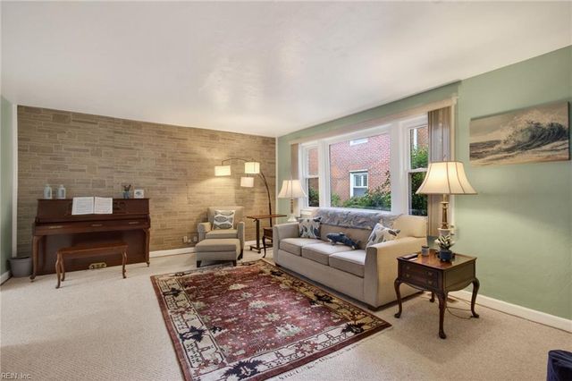 318 24th St Apt 2, Virginia Beach, VA 23451