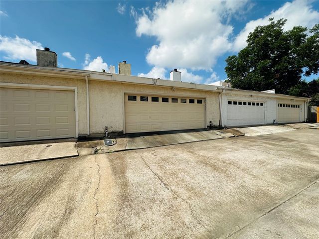 4808 Palmetto Street, Bellaire, TX 77401