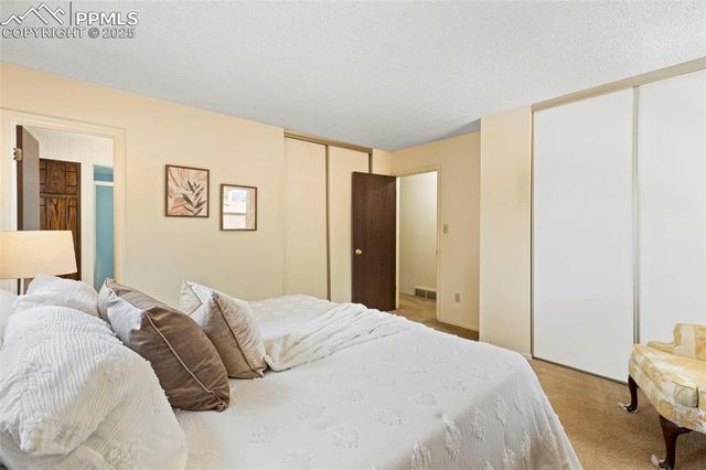 2113 Roundtop Court, Colorado Springs, CO 80918