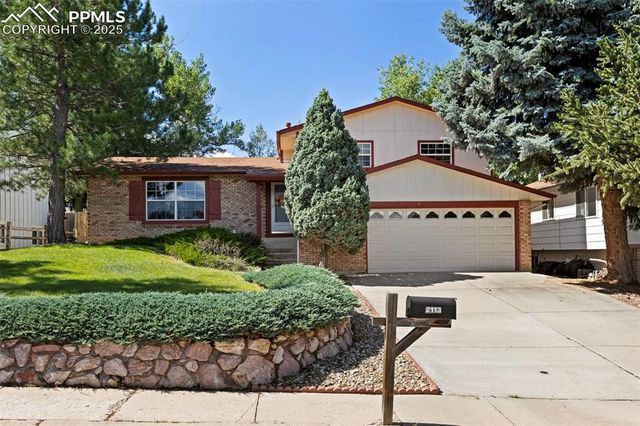 2113 Roundtop Court, Colorado Springs, CO 80918