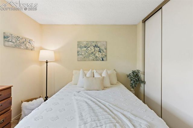 2113 Roundtop Court, Colorado Springs, CO 80918