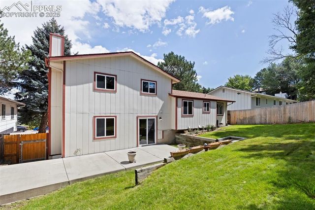 2113 Roundtop Court, Colorado Springs, CO 80918