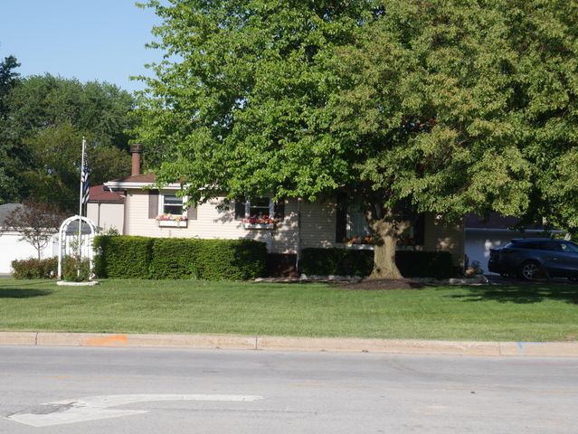 2735 Hart Street, Dyer, IN 46311