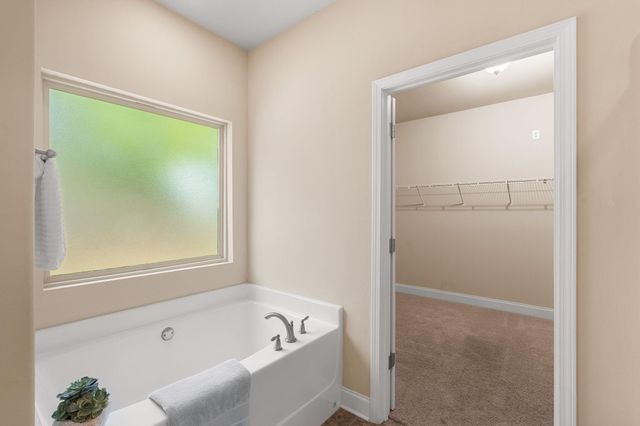 26 Carriage Parke Dr., Purvis, MS 39475