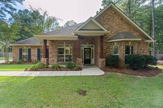26 Carriage Parke Dr., Purvis, MS 39475