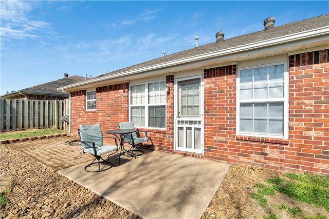 3807 Carriageway Avenue, Bentonville, AR 72712