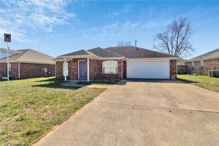3807 Carriageway Avenue, Bentonville, AR 72712