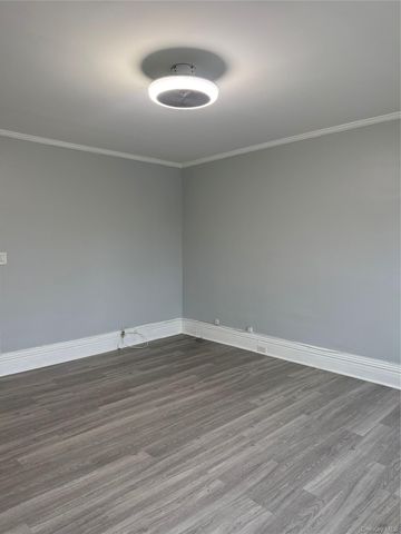 318 Earle Avenue 2, Lynbrook, NY 11563