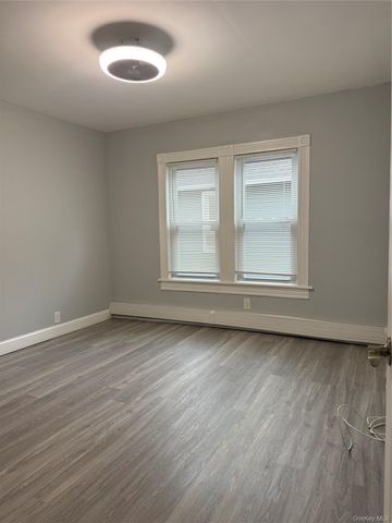 318 Earle Avenue 2, Lynbrook, NY 11563