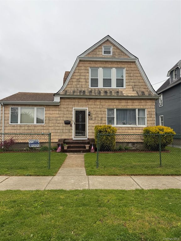 318 Earle Avenue 2, Lynbrook, NY 11563