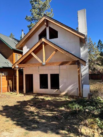 589 Pine Lane, Sugarloaf, CA 92386