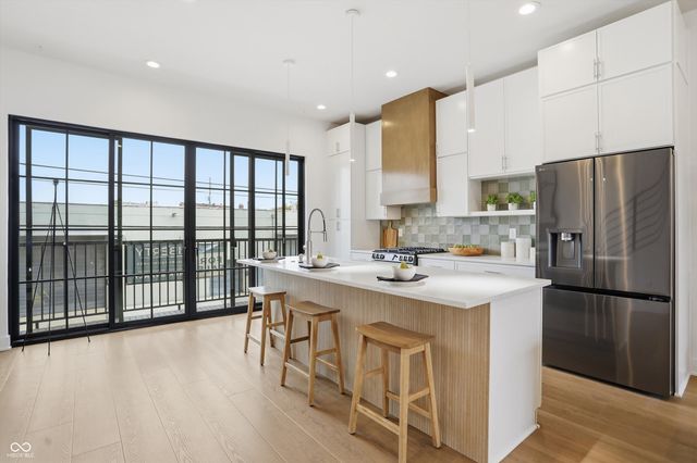 531 E North Street, Indianapolis, IN 46204