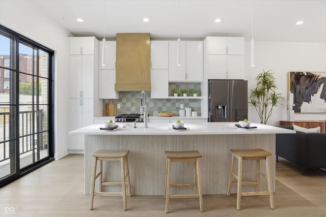 531 E North Street, Indianapolis, IN 46204