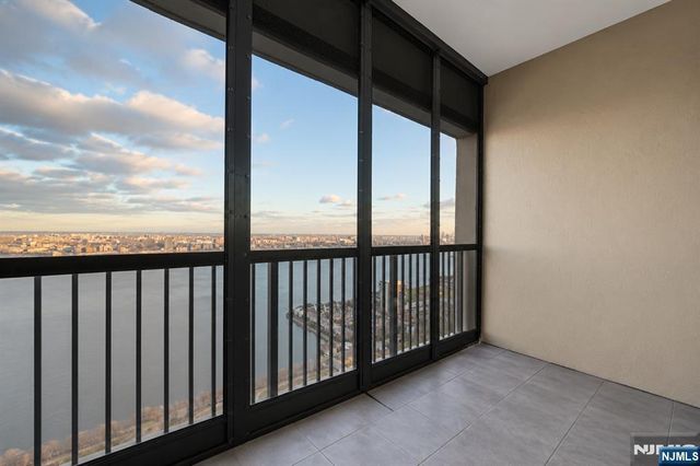 5 Horizon Road 2909, Fort Lee, NJ 07024