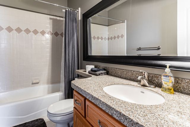 5263 DAYBREAK DR, South Ogden, UT 84403