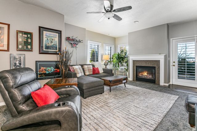 5263 DAYBREAK DR, South Ogden, UT 84403