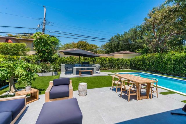 1543 Bird Rd -, Coral Gables, FL 33146
