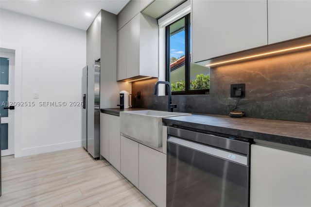 1543 Bird Rd -, Coral Gables, FL 33146