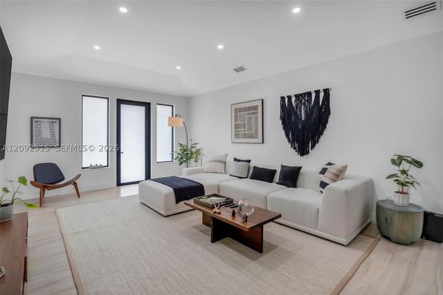 1543 Bird Rd -, Coral Gables, FL 33146
