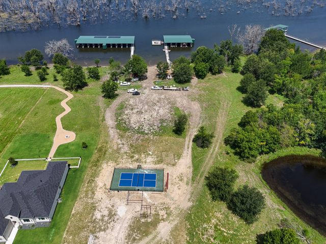 280 Shoreline Drive, Dodd City, TX 75438