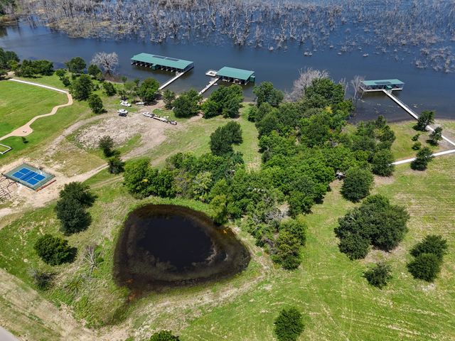 280 Shoreline Drive, Dodd City, TX 75438