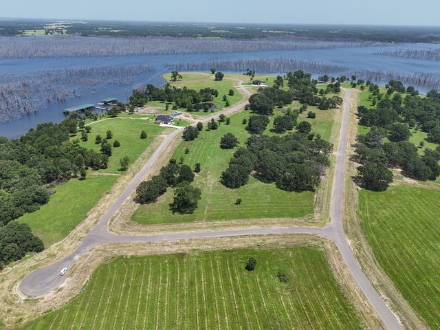 280 Shoreline Drive, Dodd City, TX 75438