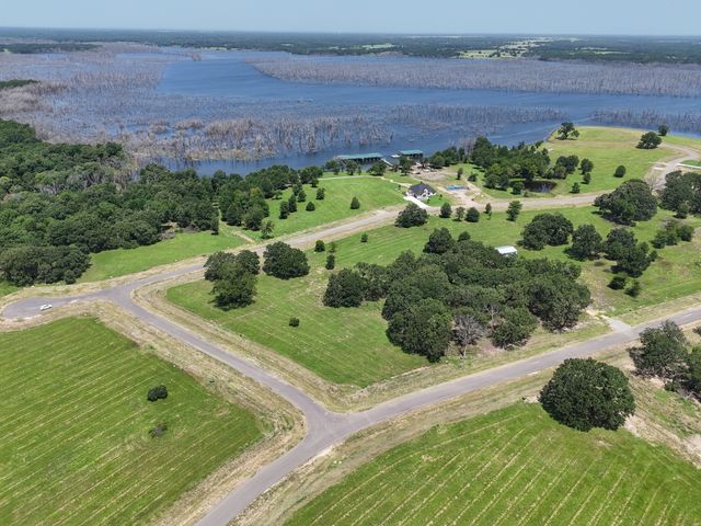 280 Shoreline Drive, Dodd City, TX 75438