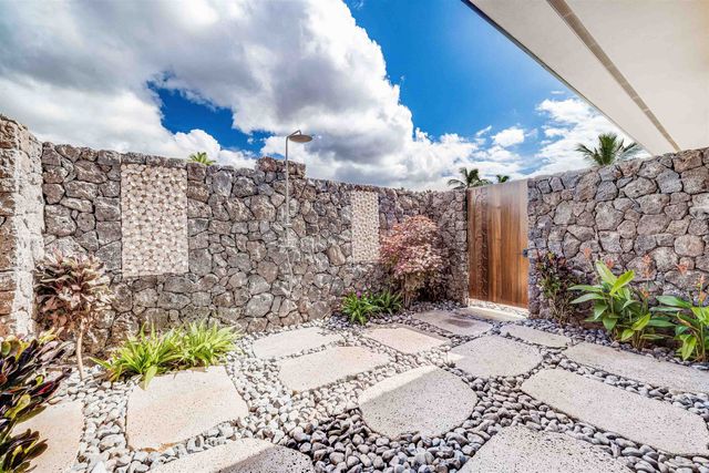 467 Anapuni Loop, Lahaina, HI 96761