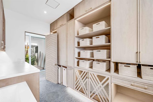 467 Anapuni Loop, Lahaina, HI 96761