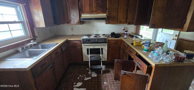 351 Vernon White Road, Winterville, NC 28590