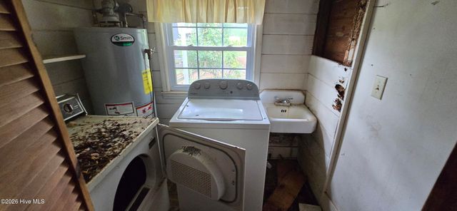 351 Vernon White Road, Winterville, NC 28590