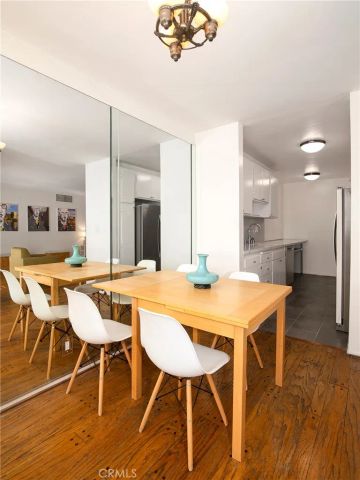 927 N Kings Road 118, West Hollywood, CA 90069