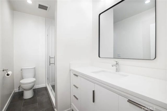 927 N Kings Road 118, West Hollywood, CA 90069