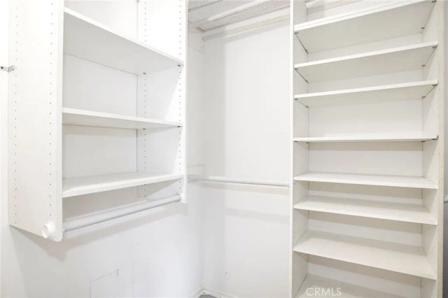 927 N Kings Road 118, West Hollywood, CA 90069