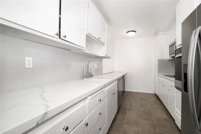 927 N Kings Road 118, West Hollywood, CA 90069