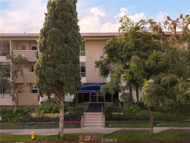 927 N Kings Road 118, West Hollywood, CA 90069