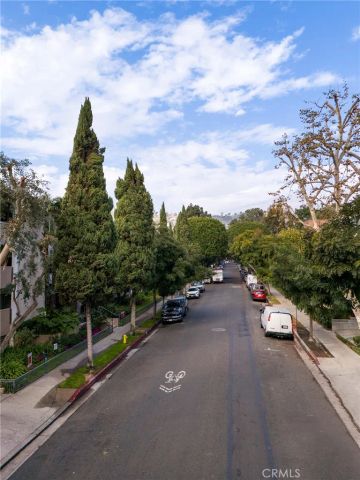 927 N Kings Road 118, West Hollywood, CA 90069