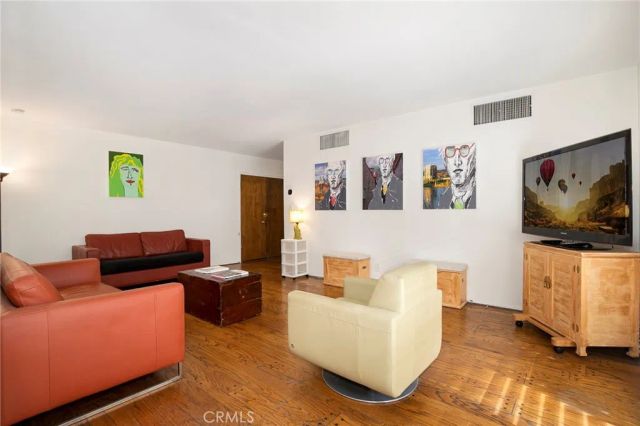 927 N Kings Road 118, West Hollywood, CA 90069