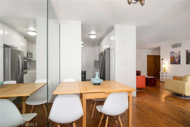 927 N Kings Road 118, West Hollywood, CA 90069