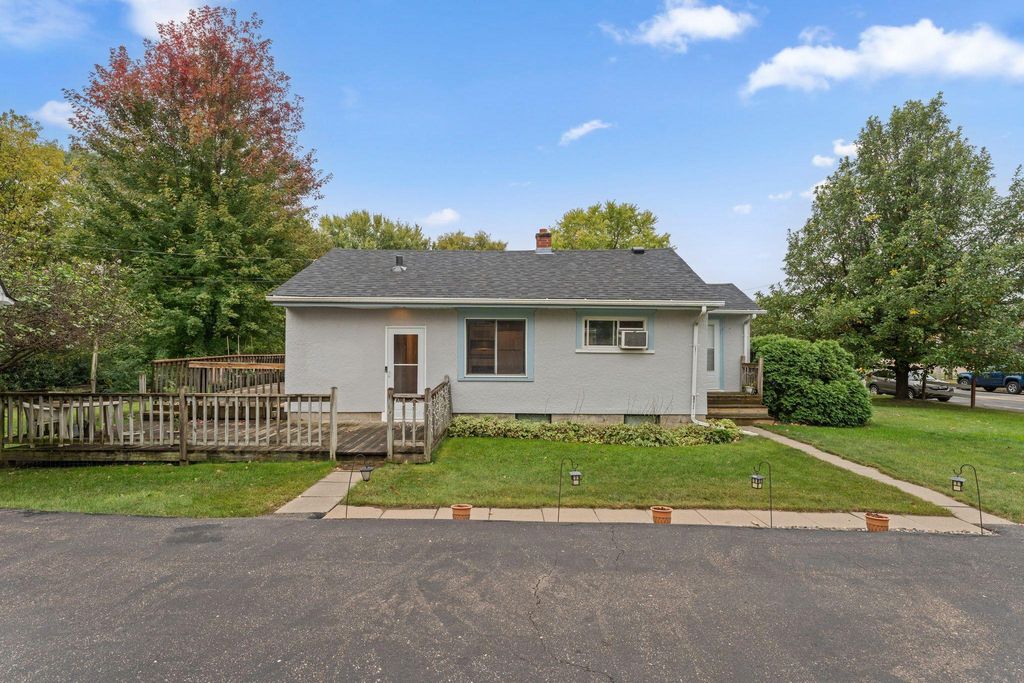 1740 English Street, Maplewood, MN 55109