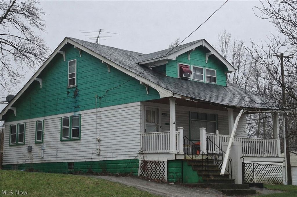 12000 Holborn Avenue, Cleveland, OH 44105